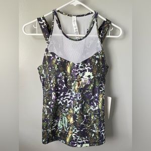NWT Lululemon Running in the City tank size 6